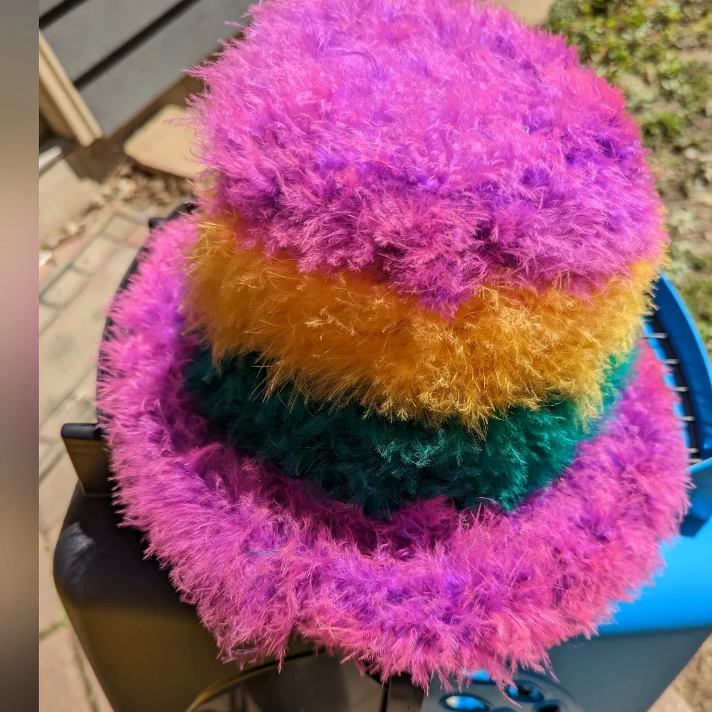 Boa Feathered Mardi Gras Top Hat -Today Only - Picture 3 of 4